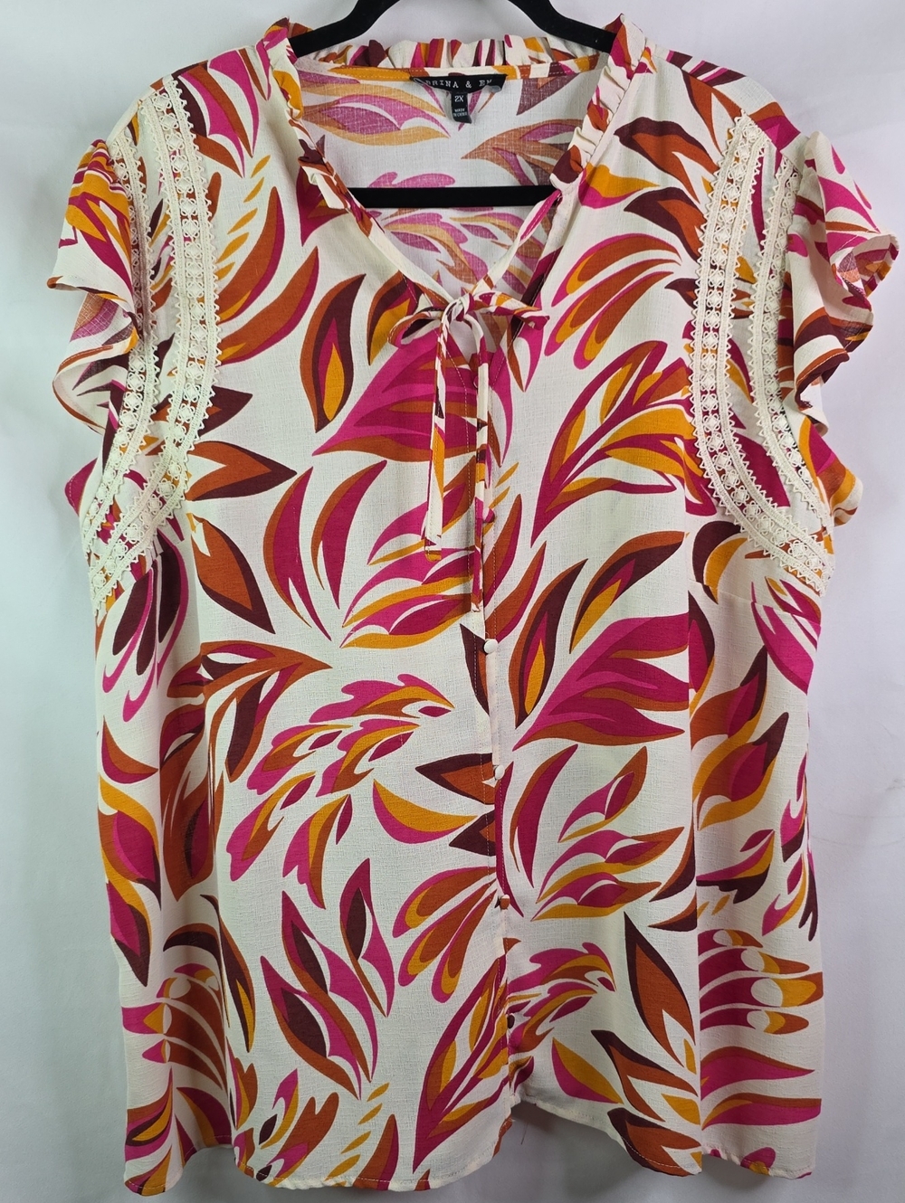 Brina & Em Plus Size 2x Printed Tie-Neck Cap Sleeve Fall Top